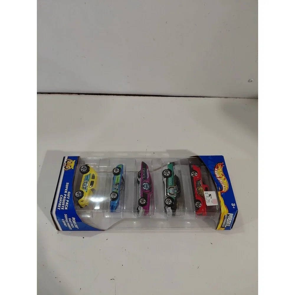 NIP Hot Wheels Robo Zoo 1:64 Die Cast Gift Pack (VW Beetle 57 Chevy Banshee)